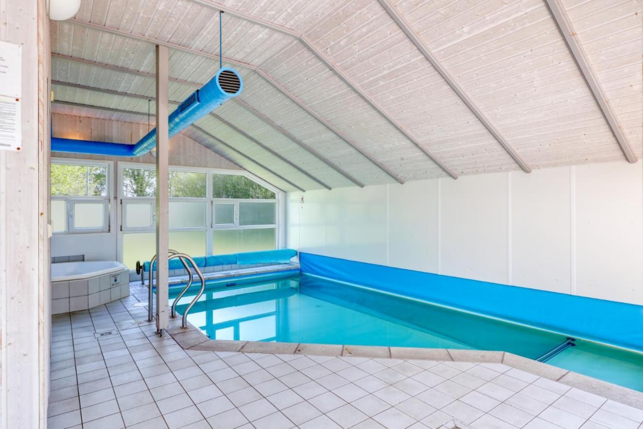 Kranich Ferienhaeuser Mit Innenpool Hohendorf  Zewnętrze zdjęcie